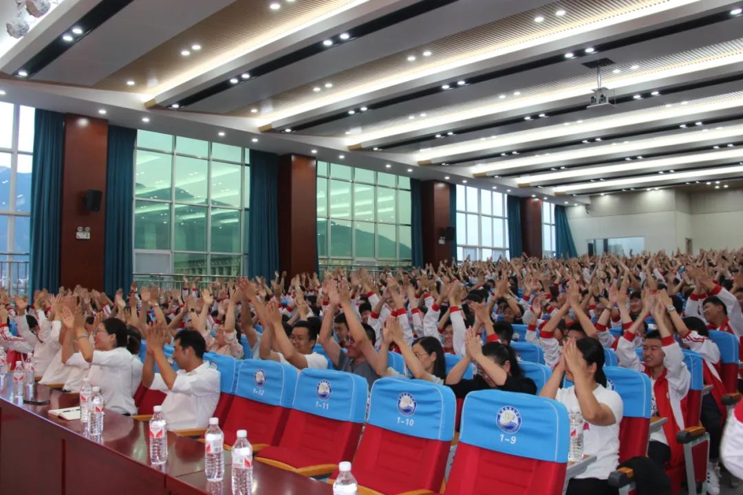 【挺进高三  成就梦想】宣威九中召开2025届高三励志演讲报告会-图片4
