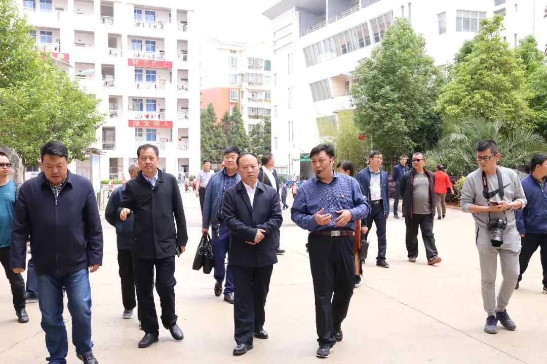 考察交流促提升，两地携手谋发展丨盘州市教育考察团莅临我校参观交流-图片1