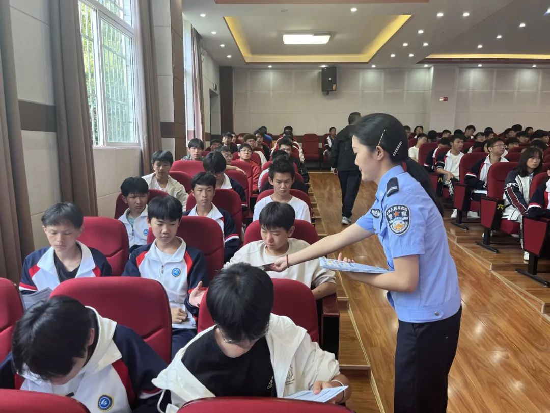 宣威一职校  宣威卫生学校禁毒法治宣传活动-图片5