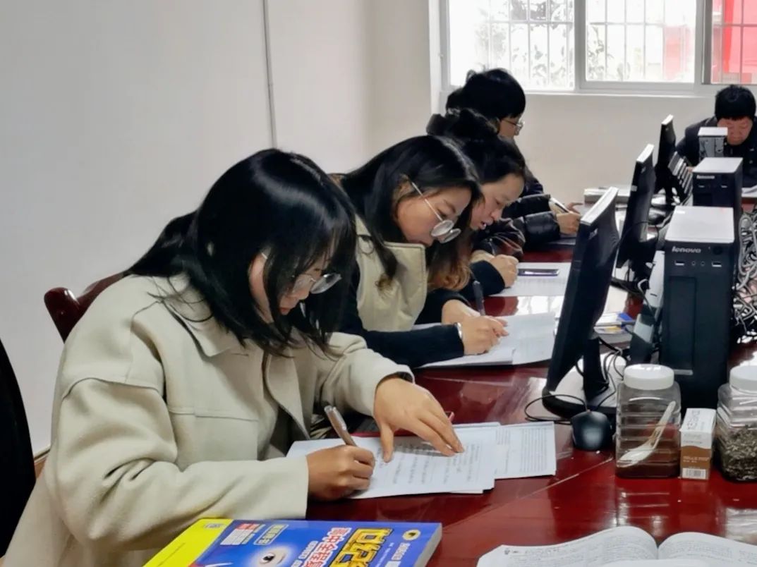 总结交流促提升 凝心聚力求发展：宣威市第五中学召开2021年春季学期学科教研组长会议-图片1