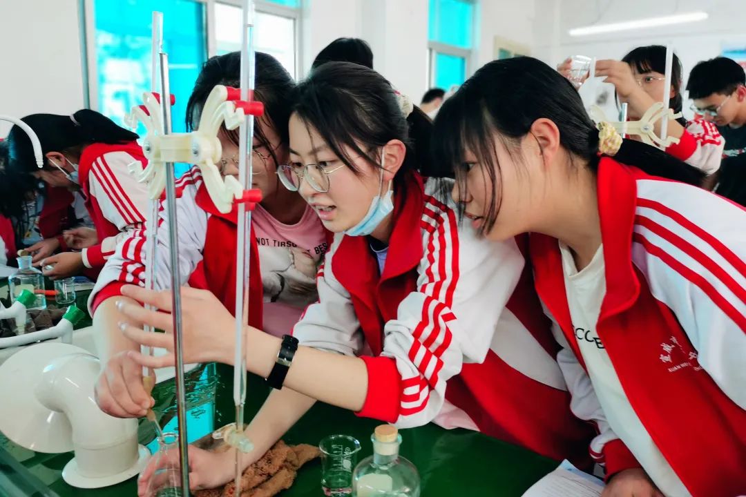 宣威市第五中学扎实开展理化生实验教学工作-图片3