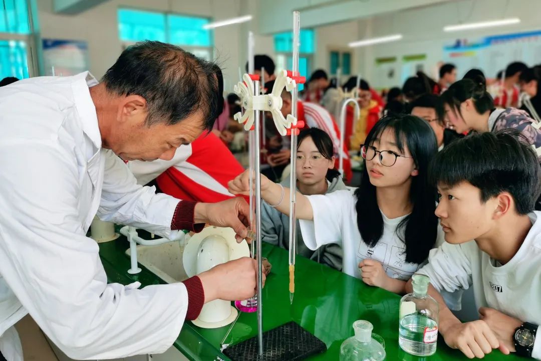 宣威市第五中学扎实开展理化生实验教学工作-图片2