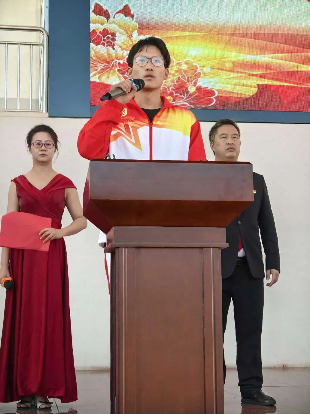 赛场拼搏展风采   青春燃动逐梦想丨宣威九中第十二届田径运动会开幕-图片10
