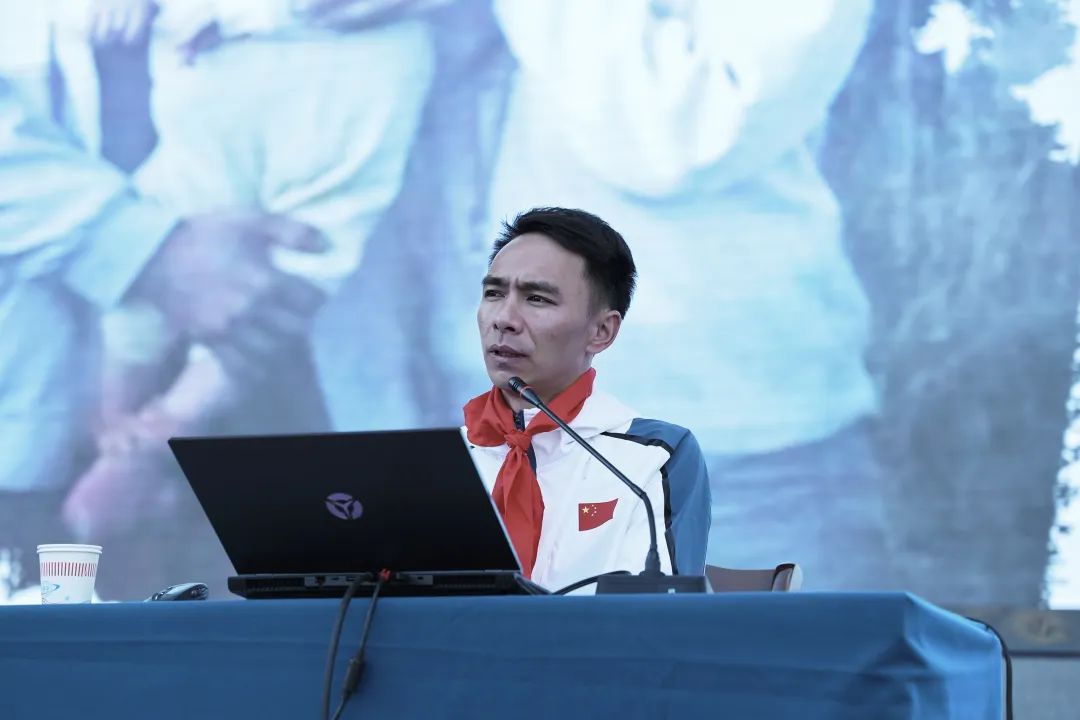 唯有拼搏可回首—— 奥运冠军邹连康走进宣威市第八中学讲授思政课-图片7