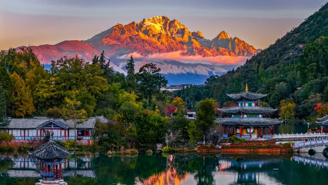 看日照金山,接吉祥好运!丽江迎来“颜值巅峰期”——有一种叫云南的生活之365天-图片2