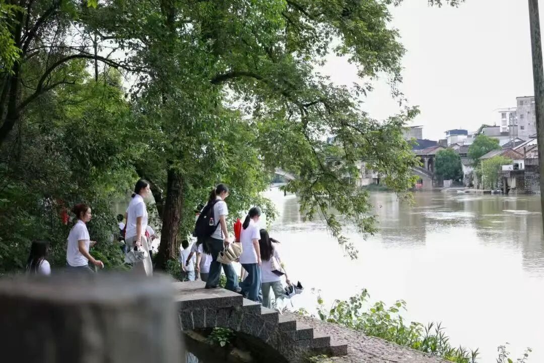 “大学生放假第一站不是回家?!”🤔“当然,假期标配……”🥳-图片4