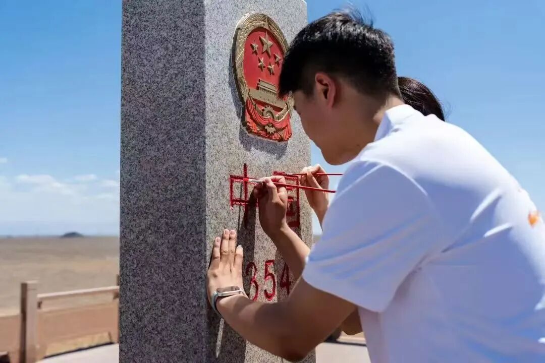 “大学生放假第一站不是回家?!”🤔“当然,假期标配……”🥳-图片2